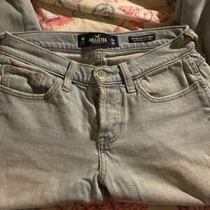 Hollister low-rise crop boyfriend jeans